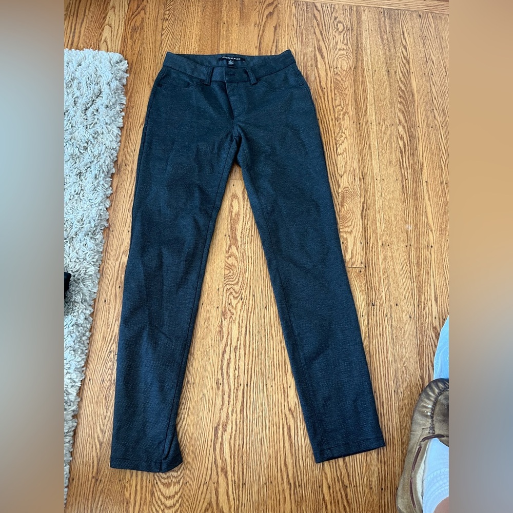 Andre Marc size 2 black and grey checkered pants